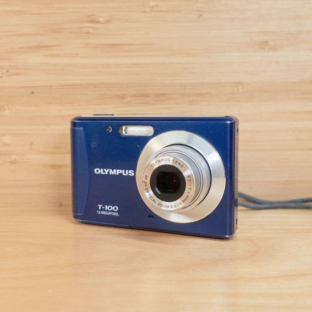 Olympus T-100 Digital Camera / 12MP / 3x Optical Zoom / Blue / Tested & Working